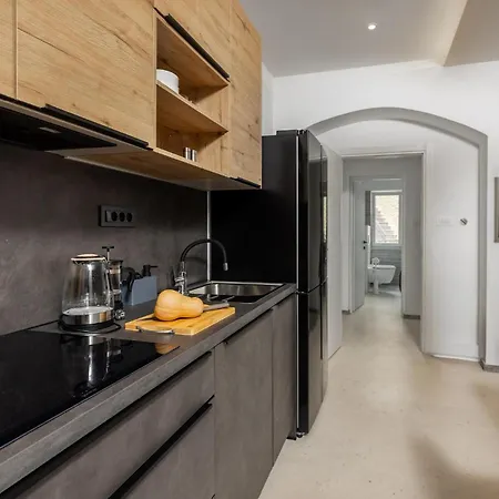 4 Bedroom Stunning In *