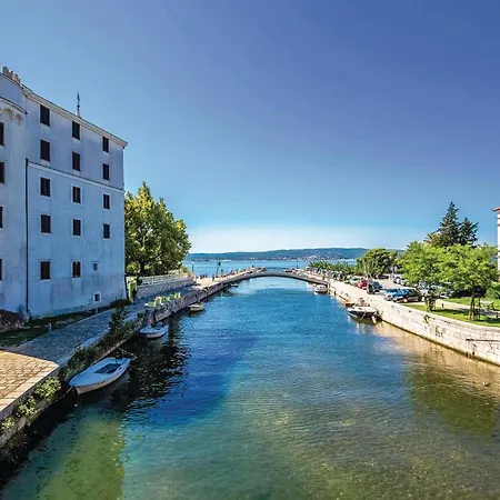 Dom wakacyjny 4 Bedroom Stunning In Crikvenica