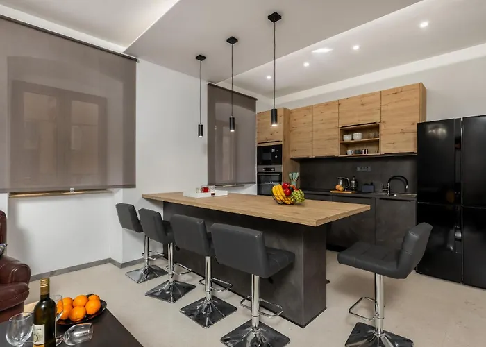 4 Bedroom Stunning In Crikvenica