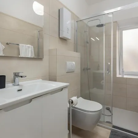 4 Bedroom Lovely In Semesterbostad