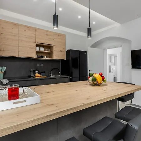 4 Bedroom Lovely In Semesterbostad Crikvenica