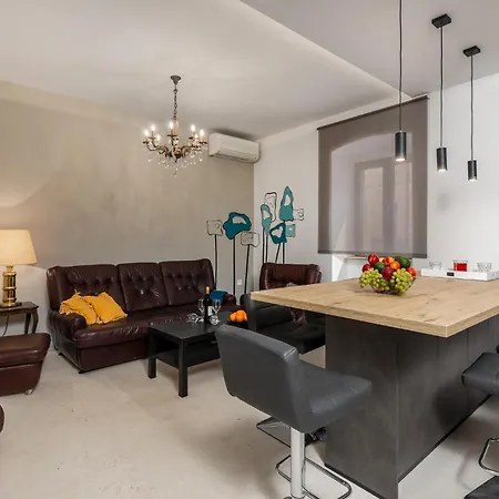 Semesterbostad 4 Bedroom Lovely In Crikvenica
