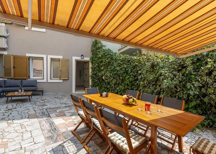 Dom wakacyjny 4 Bedroom Stunning In *